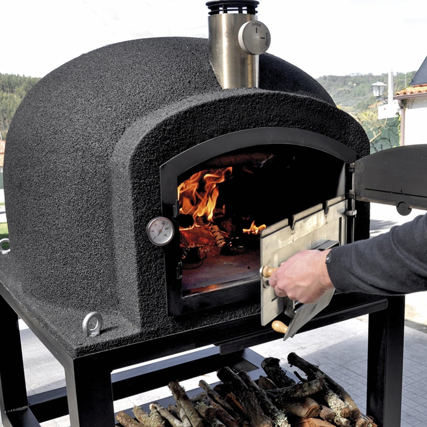Horno Kitaway con base metálica Tuozi