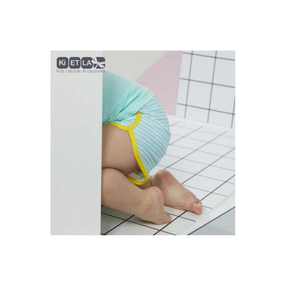 Bañador short de rayitas protector contra rayos UV